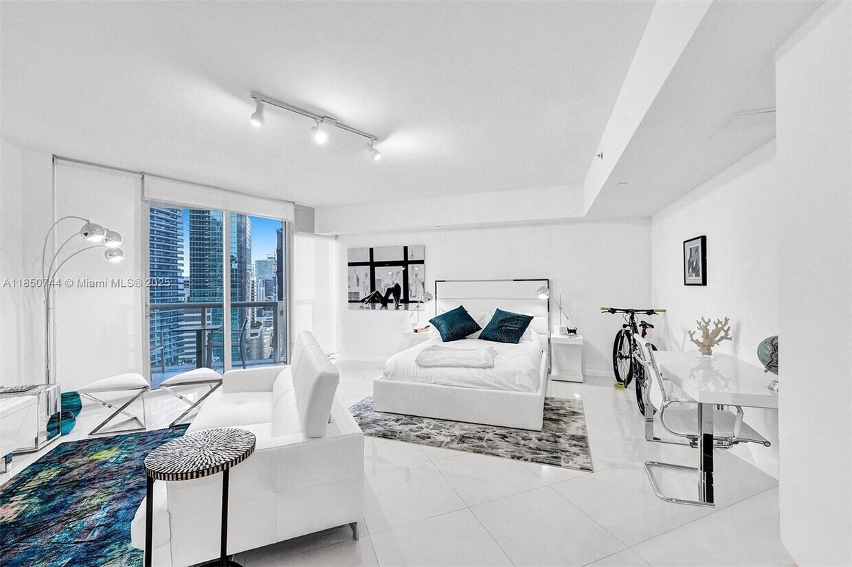 Primary Photo - 475 Brickell Ave