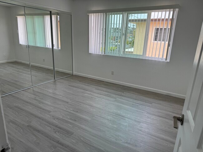 Foto del edificio - 3618 Del Amo Blvd