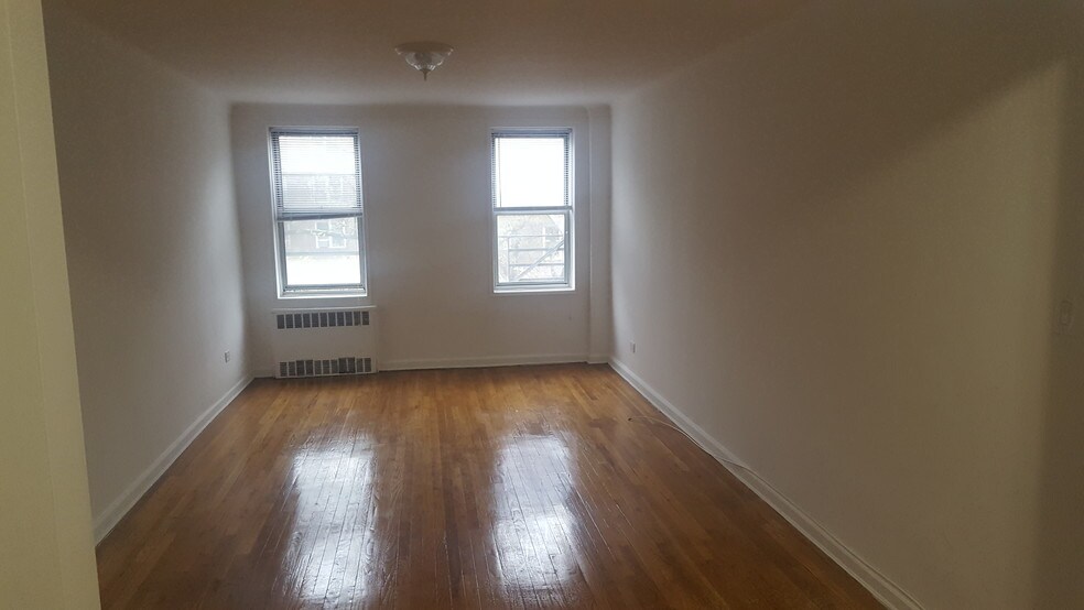Living Room Queens Ny 67-12 yellowstone blvd queens, ny 11375 rentals - queens, ny Living Room Queens Ny 67-12 yellowstone blvd queens, ny 11375 rentals - queens, ny