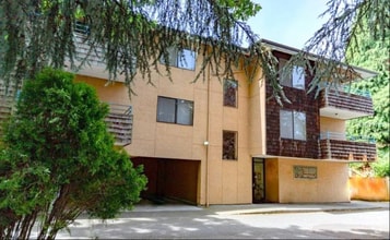 Building Photo - 2251 NE Blakeley St