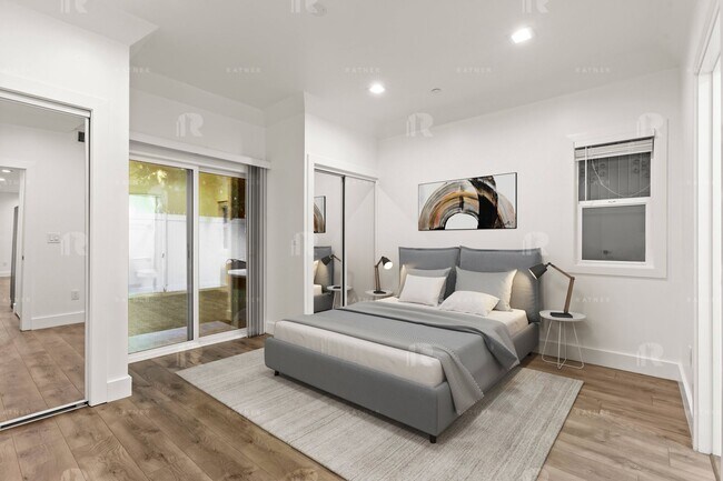 Foto del edificio - (Arely:B) 1209-1211 N. Beachwood Drive