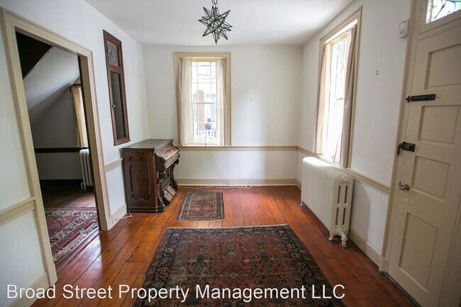 Foto del edificio - 3 br, 2 bath House - 66 E Main Street