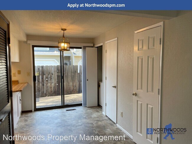 Building Photo - 2 br, 1.5 bath House - 1188 Morrow Rd Unit B