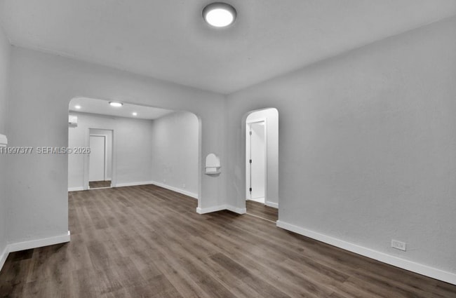 Foto del edificio - 547 NW 49th St