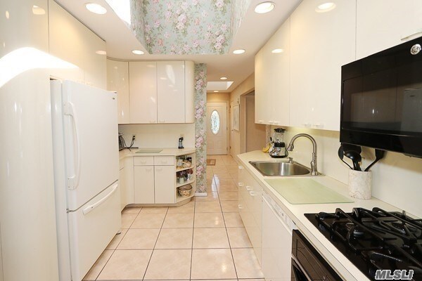 Foto del edificio - 46 Marian Ln