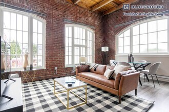 Building Photo - 224 Pontius Ave N