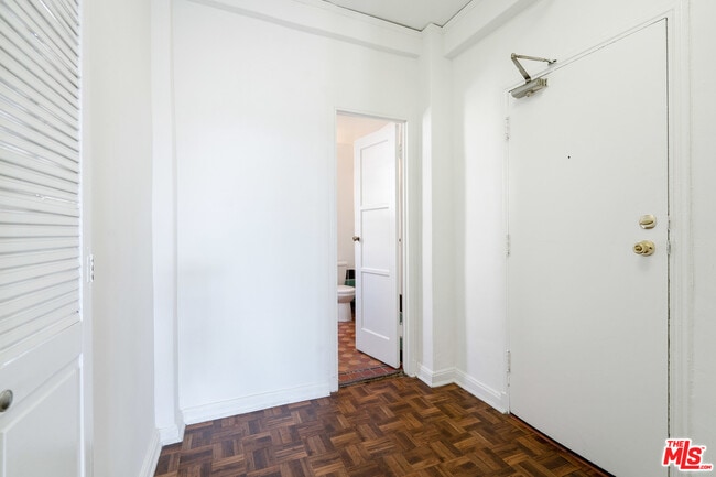 Foto del edificio - 634 S Gramercy Pl