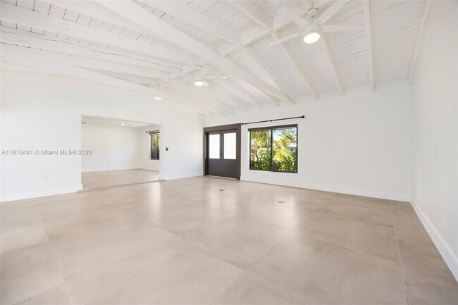 Building Photo - 8401 SW 142nd St