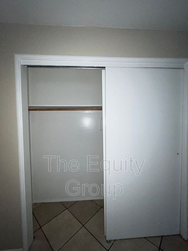 Foto del edificio - 310 N Orange Ave