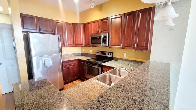 Photo - 1333 W Broad St Apartment