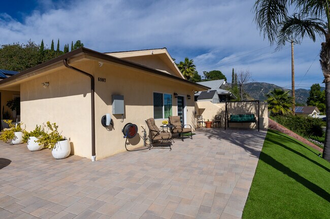 Building Photo - 6907 Estepa Dr