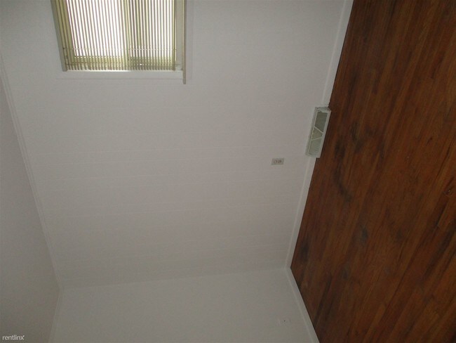 Foto del edificio - 7292 Orchard Ave