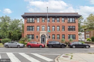 Building Photo - 1575 Spring Pl NW