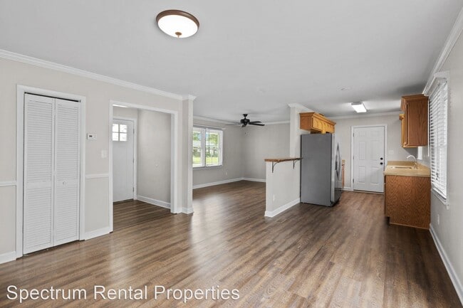 Building Photo - 3 br, 2 bath House - 2404 Emeline Place