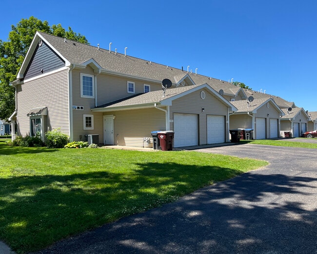 Building Photo - Bridge Run Townhomes