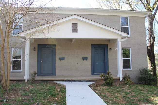 Building Photo - 229 Taliwa Gardens Dr