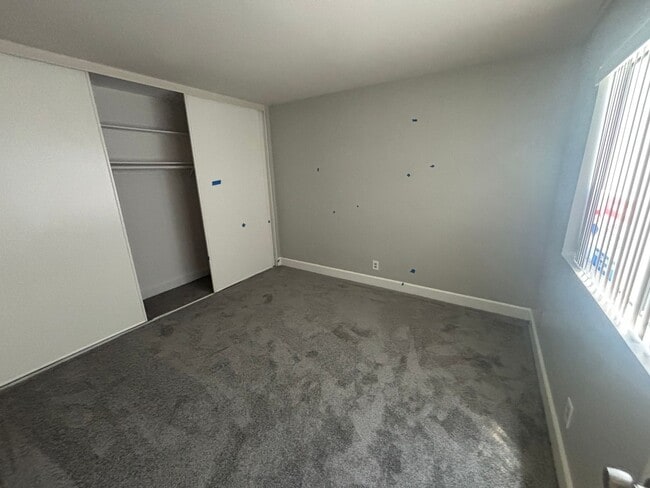 Building Photo - 2 Bedroom Condo for Rent in Canyon Country!