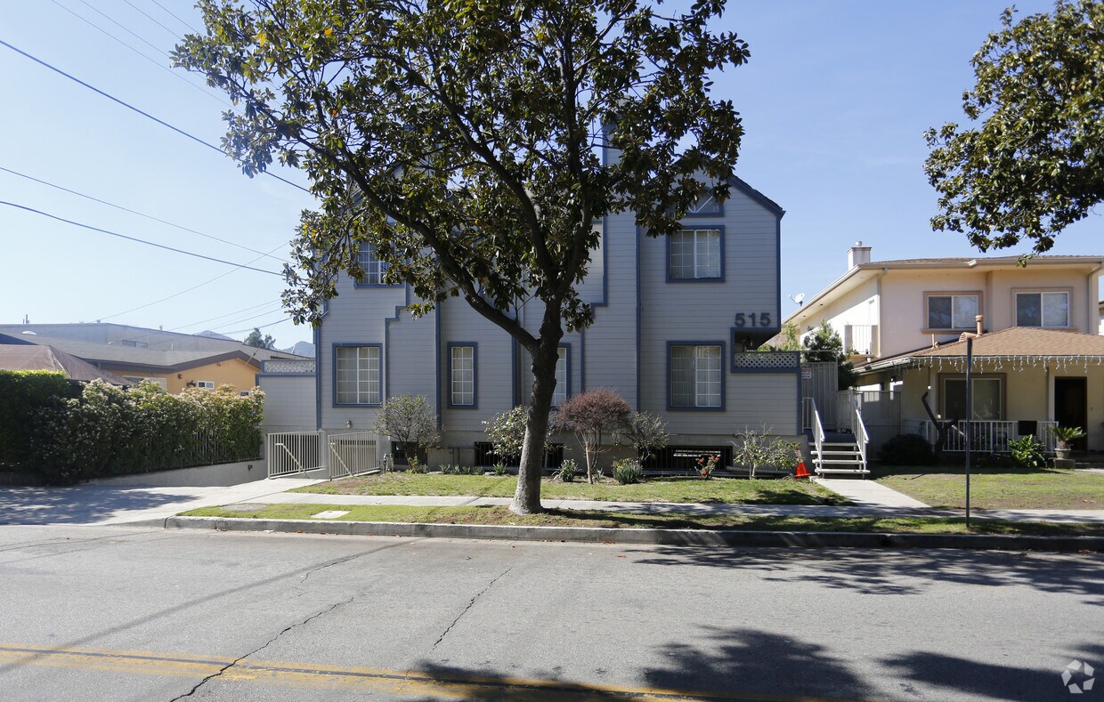 Building Photo - 515 Concord St