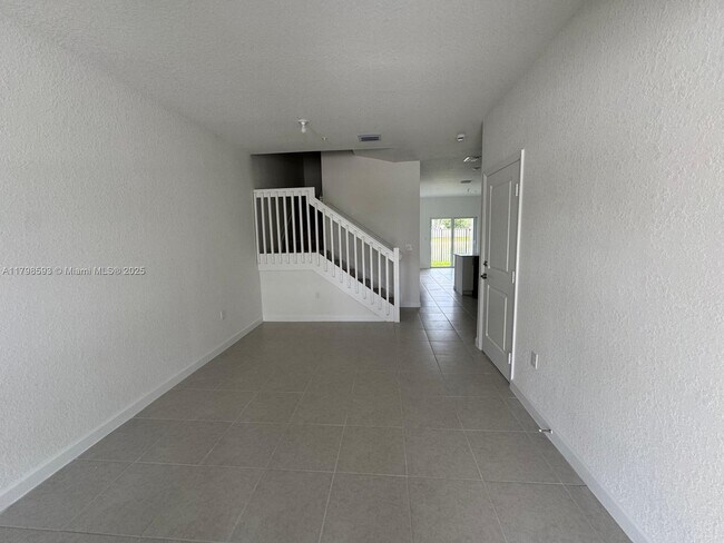 Foto del edificio - 18410 SW 2nd St