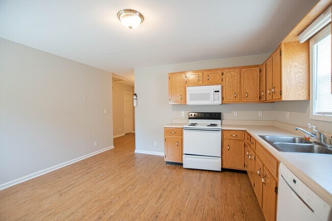 Building Photo - 293 Executive Ave
