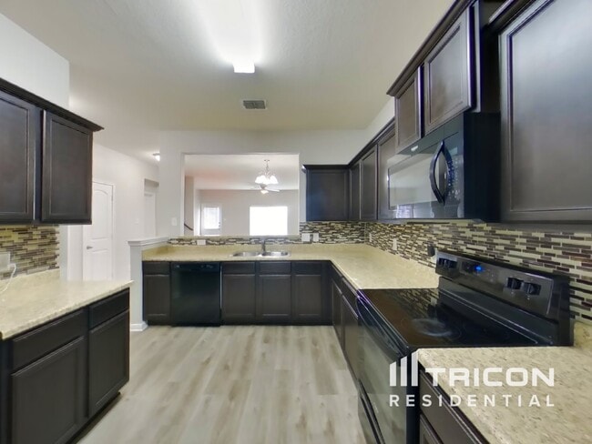 Foto del edificio - 6702 Rosenthal Pass