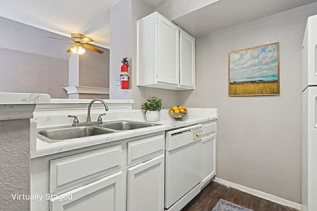 Building Photo - Brant Rock