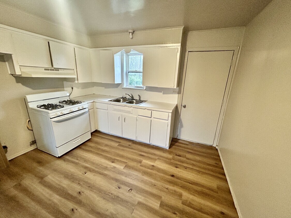 Foto del edificio - 604 E Blair St