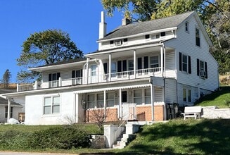 Building Photo - 18 S Main St