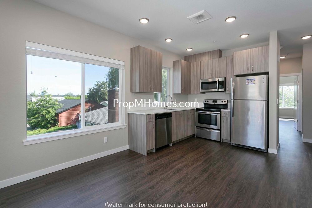 Primary Photo - 5350 SE 18th Ave
