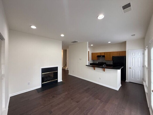 Foto del edificio - T.R. Lawing Realty Property