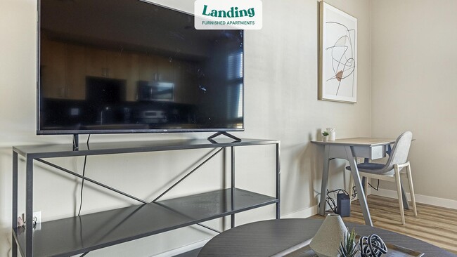 Building Photo - 4780 SE Milwaukie Ave