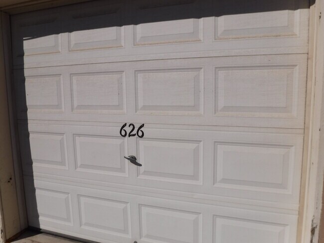 Foto del edificio - 626 Ammunition Rd