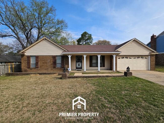 Charming 3BR/2BA Home in 38115 | Hardwood Floors, Fireplace & 2-Car Garage - Charming 3BR/2BA Home in 38115 | Hardwood Floors, Fireplace & 2-Car Garage