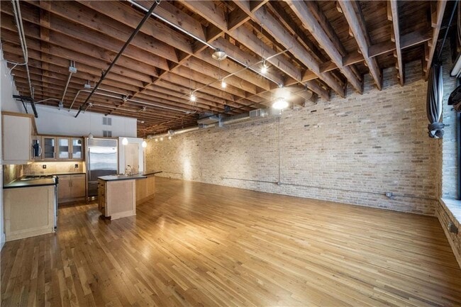 Building Photo - 411 Brazos St