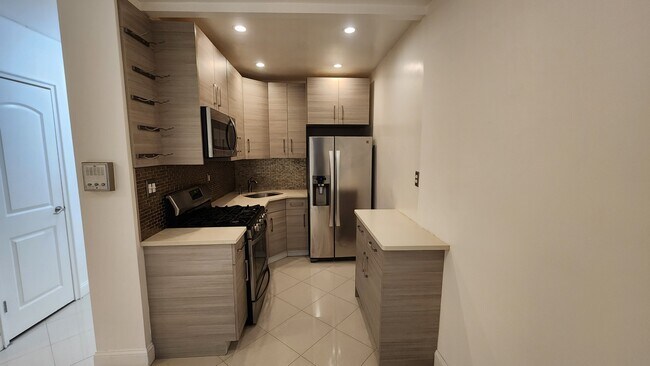 Foto del edificio - 6570 Booth St