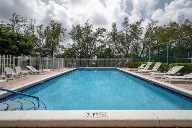 Foto del edificio - 5951 NE 14th Ln