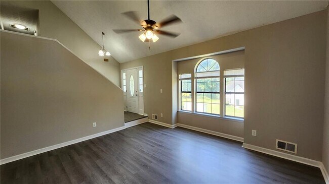 Building Photo - 3724 Spring Garden Ln
