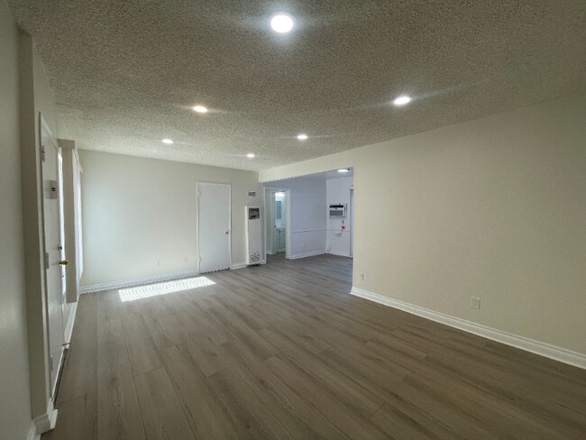 Foto del edificio - 19405 Haynes St