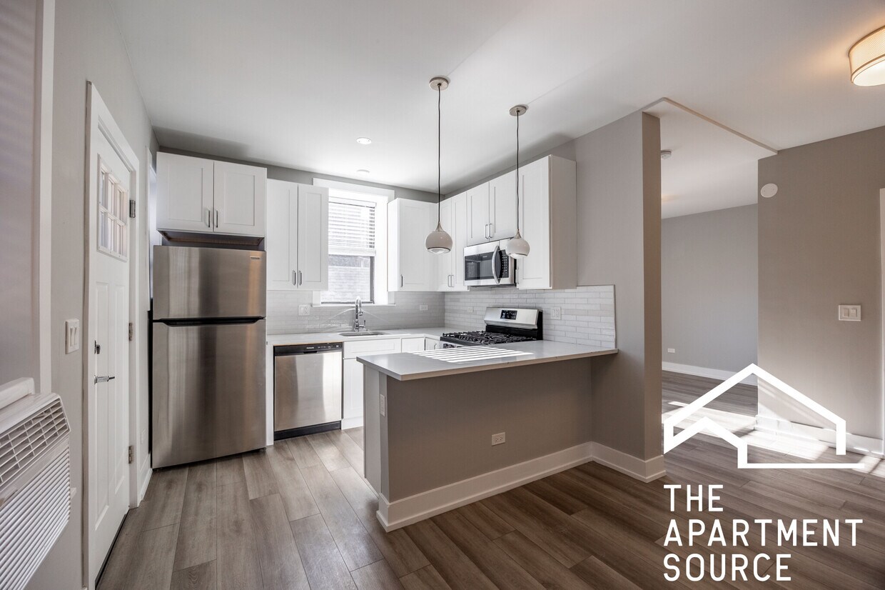 Primary Photo - 3937 N Janssen Ave