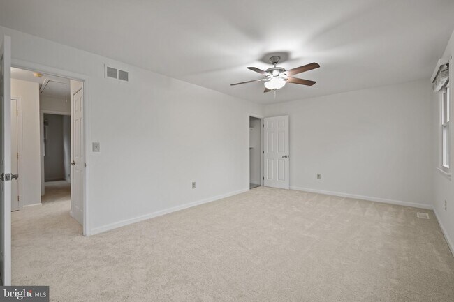 Foto del edificio - 332 Charred Oak Ct