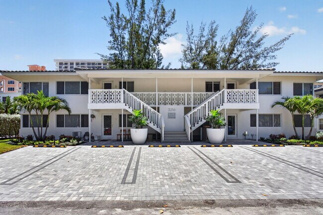 Foto del edificio - 3216 Colony Club Rd