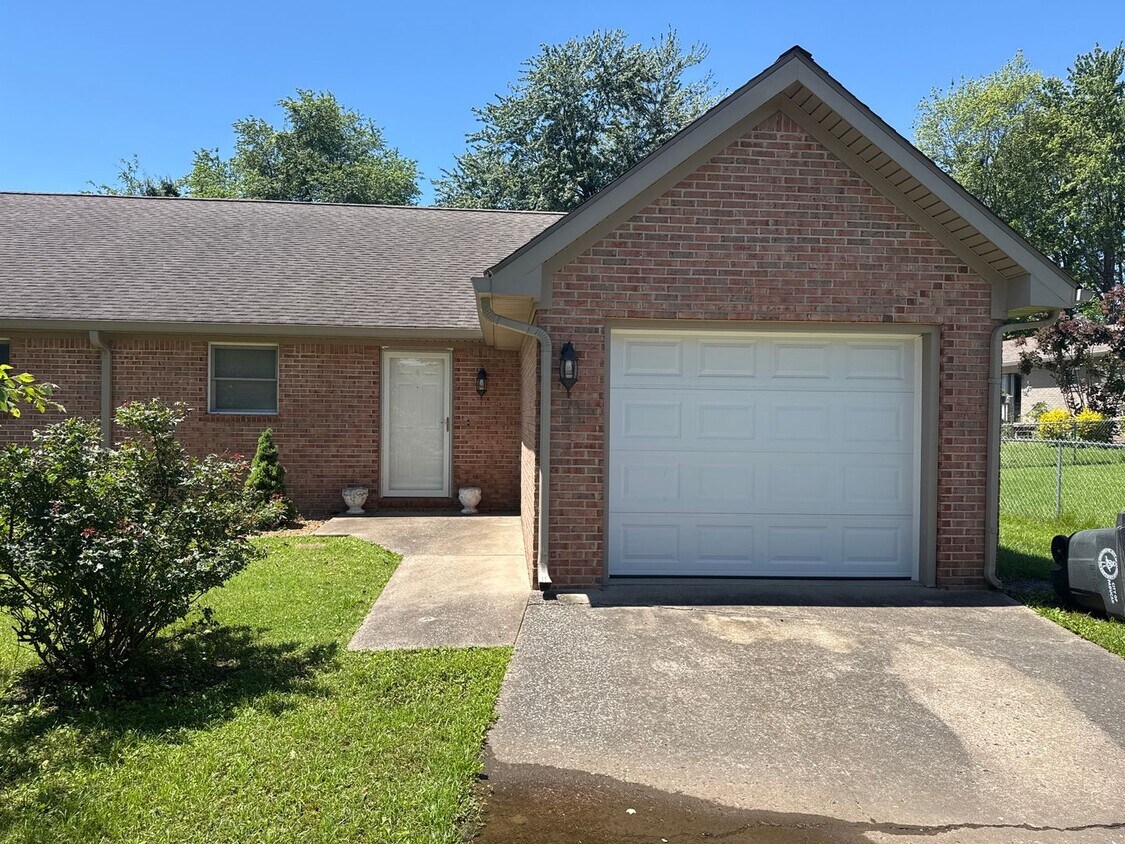 Primary Photo - 3320-3322 River Oaks Blvd