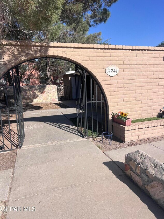 Foto principal - 11244 Wharf Cove Dr