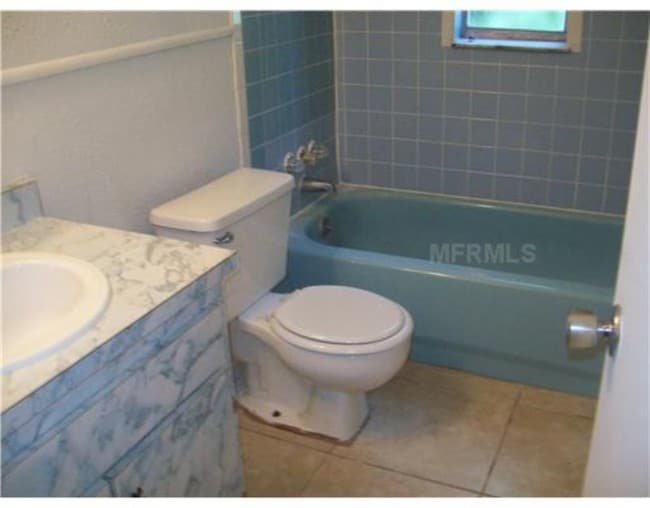 Building Photo - 649 David St