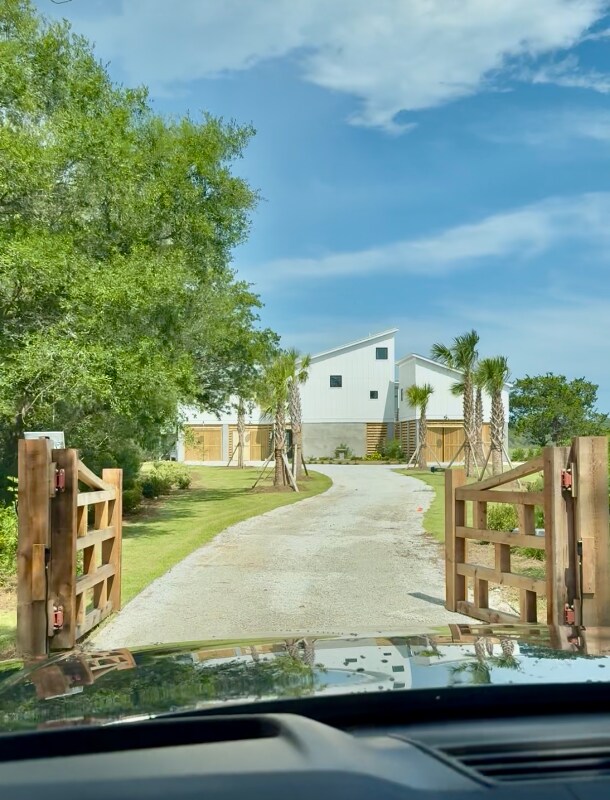 Building Photo - 2461 State Rd S-10-432