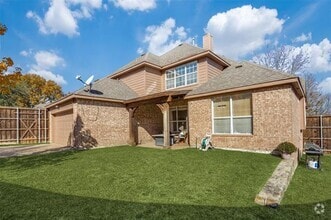 Building Photo - 1403 Greenbriar Dr