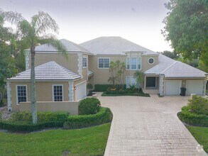 Building Photo - 11877 Pebblewood Dr