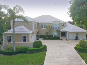 Building Photo - 11877 Pebblewood Dr