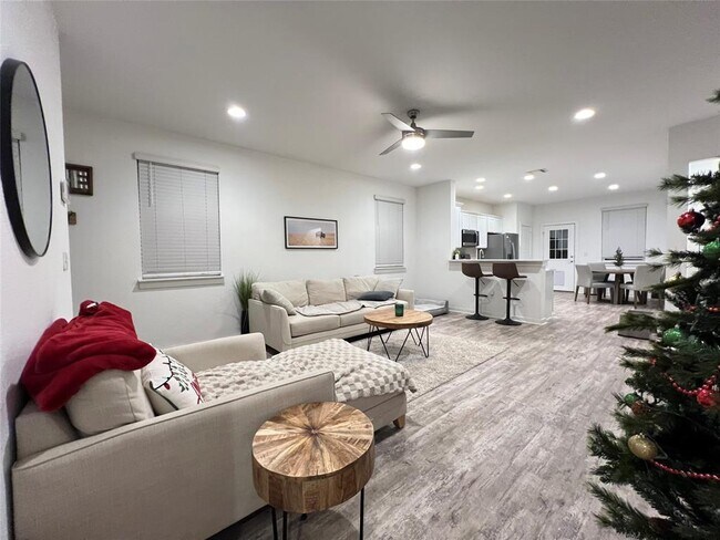 Foto del edificio - 2307 Langdale Ln