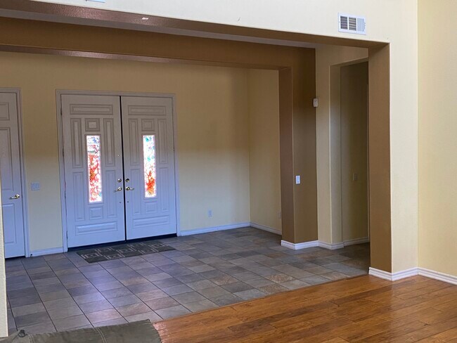 Building Photo - 1767 Brittany Dr